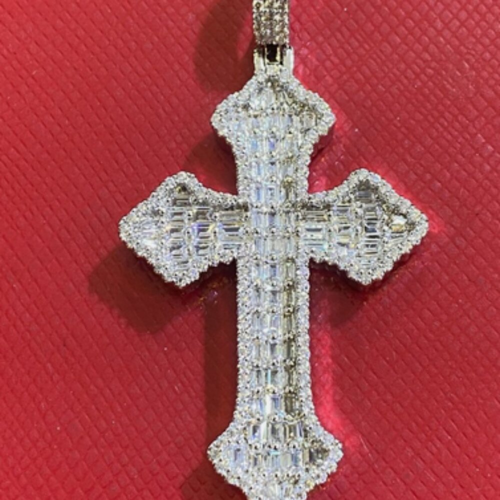 brand new silver cross charm with baguette-cut cz (white)/a1